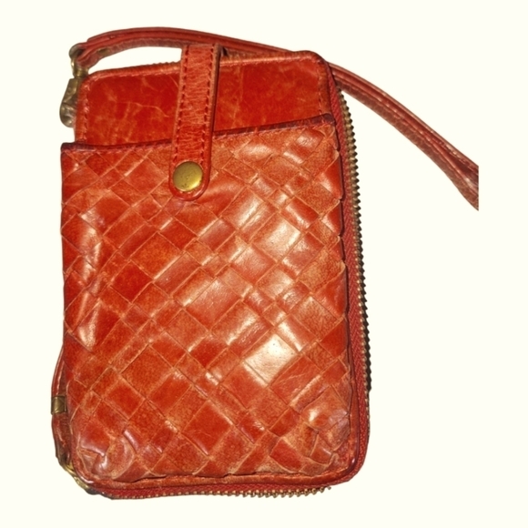 Elliott Lucca Red Leather Woven Zip Around Wristlet Wallet - Picture 5 of 8